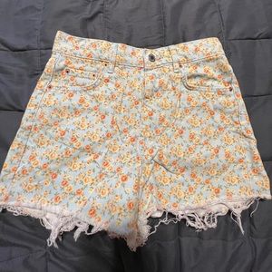 ZARA FLORAL JEAN SHORTS. SIZE 2